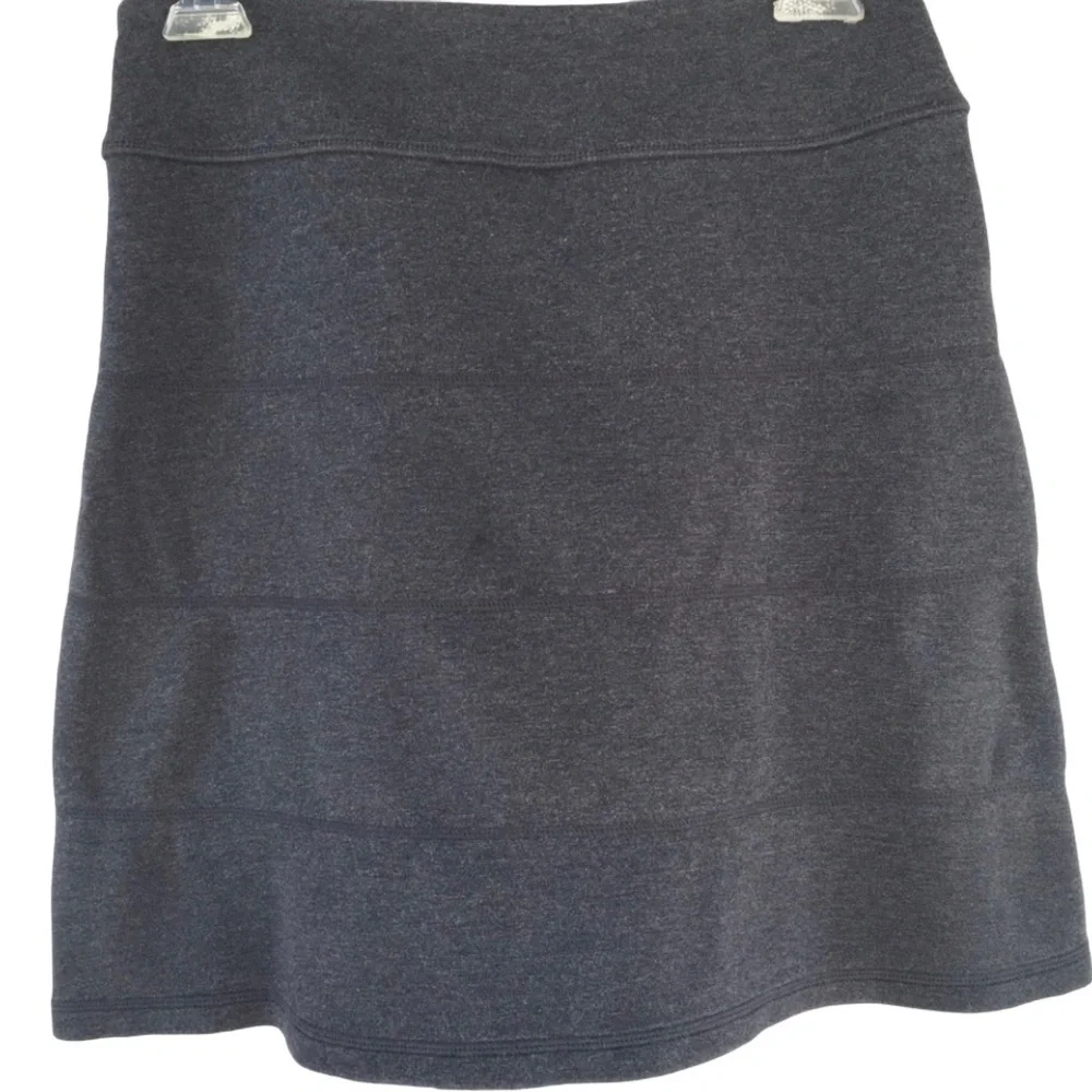Athleta Strata A-Line Charcoal Grey Zip Pockets Mini Style Skirt - Sz XS
